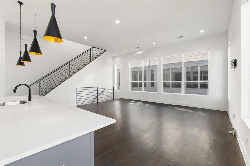 5802 Lindell Avenue, #101
