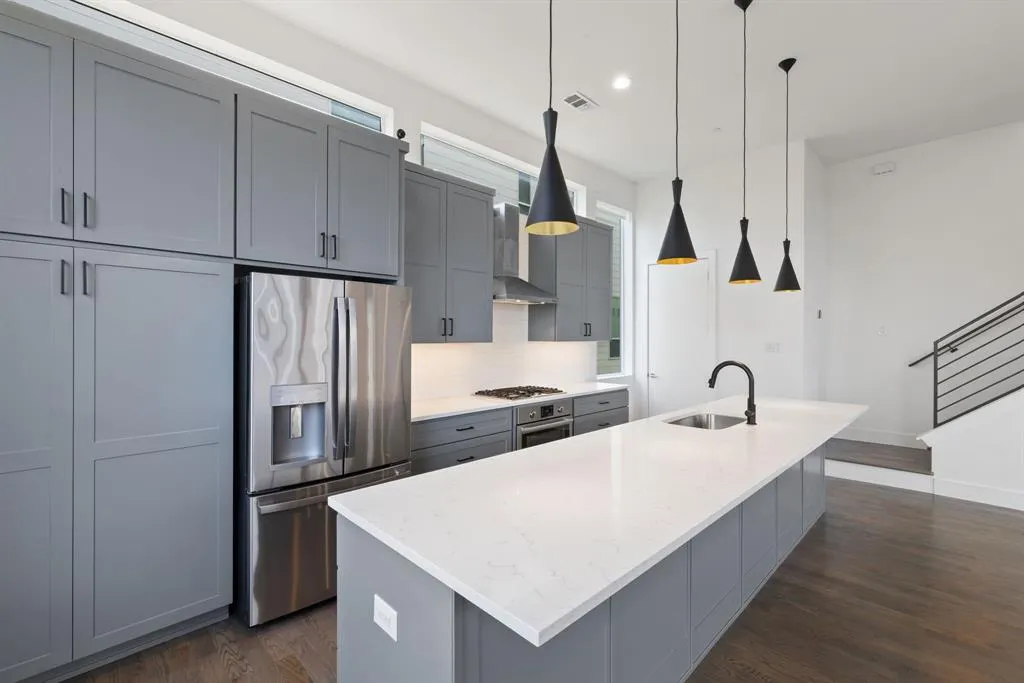5802 Lindell Avenue, #101