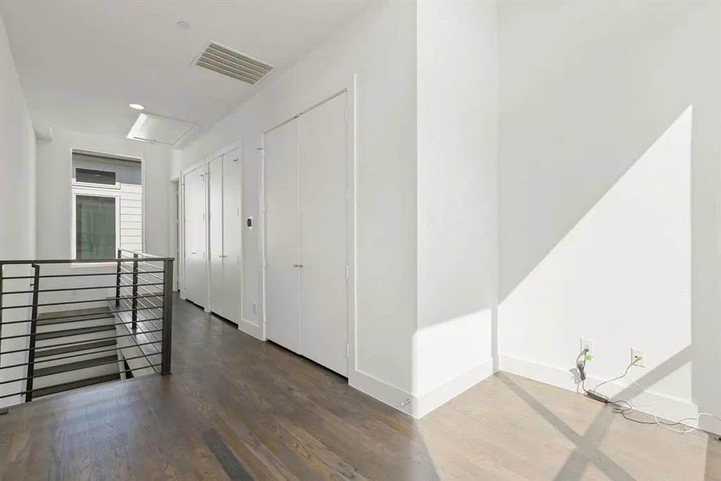 5802 Lindell Avenue, #101