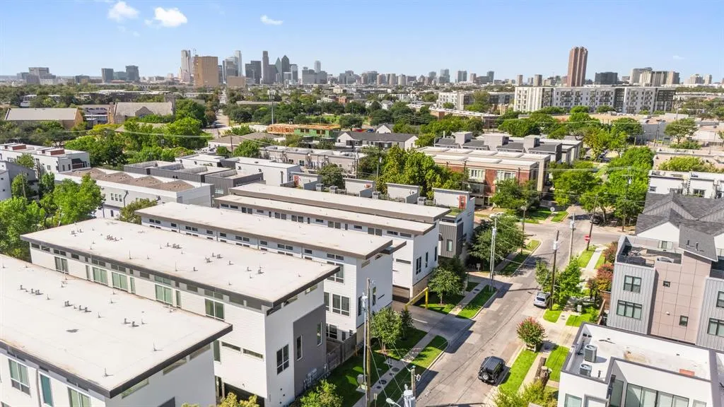 5802 Lindell Avenue, #101