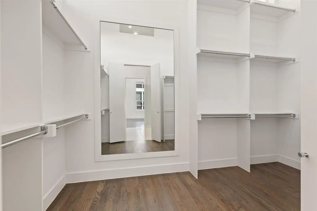 5802 Lindell Avenue, #101