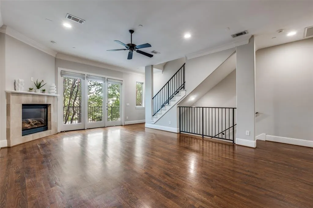 4502 Holland Avenue, #201