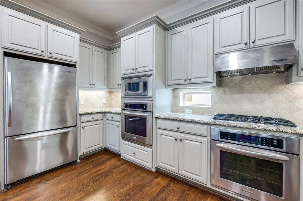 4502 Holland Avenue, #201