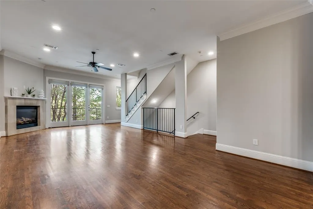 4502 Holland Avenue, #201