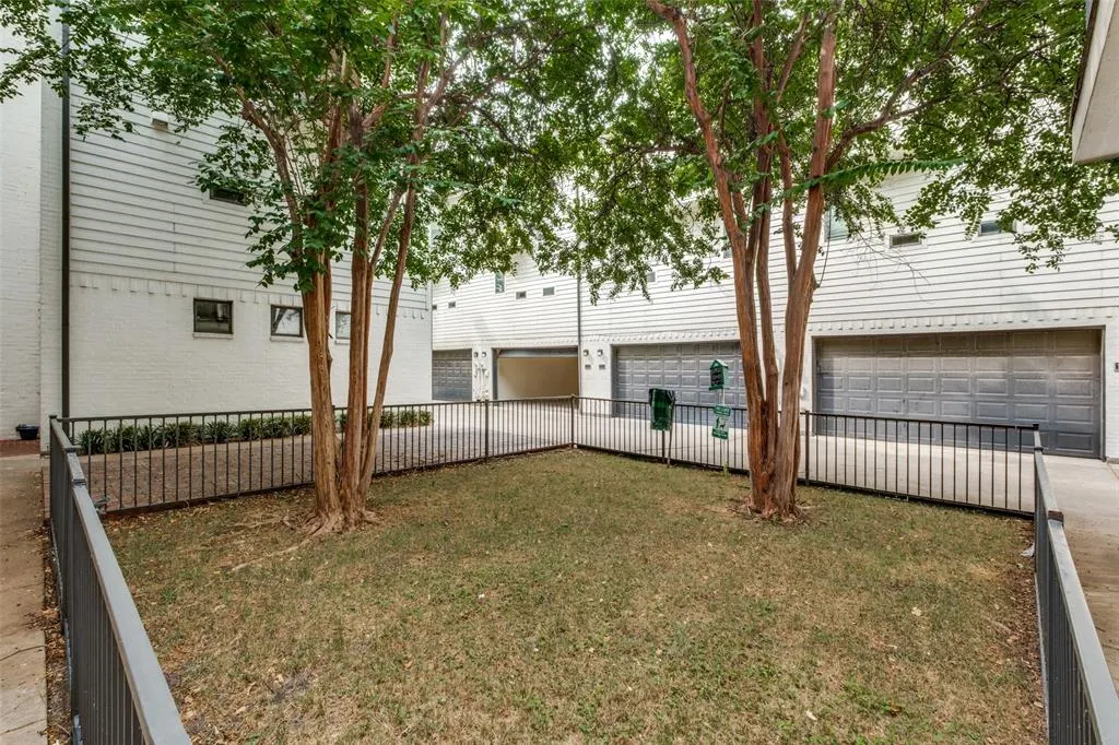 4502 Holland Avenue, #201