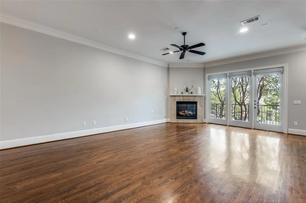 4502 Holland Avenue, #201