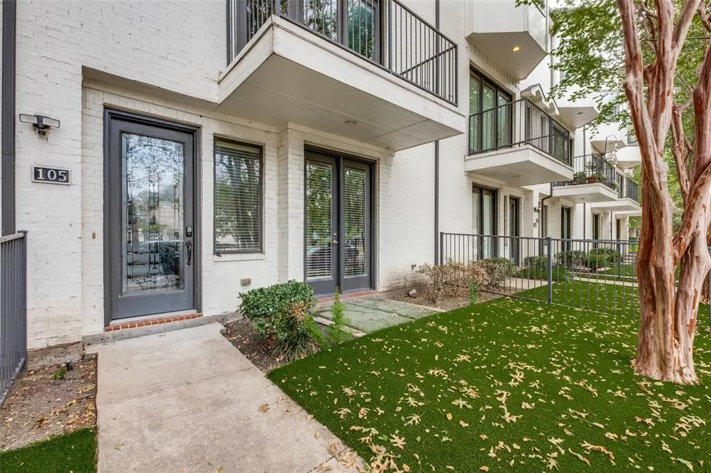 4502 Holland Avenue, #201