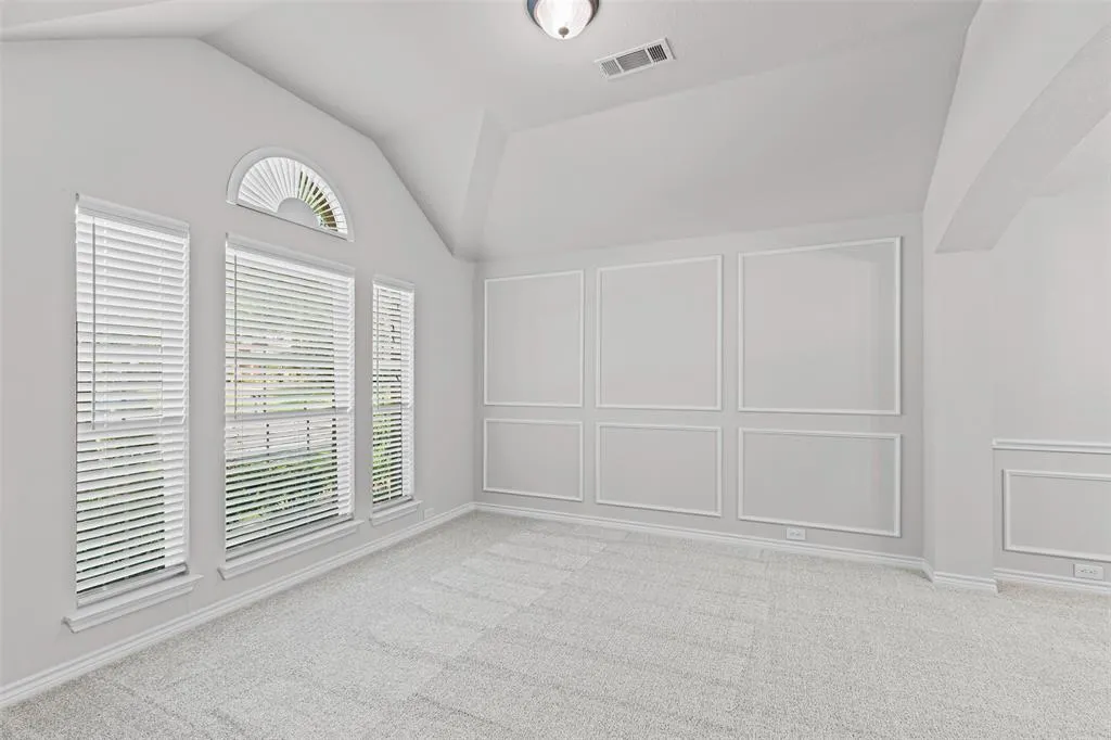 1899 Kings View Drive