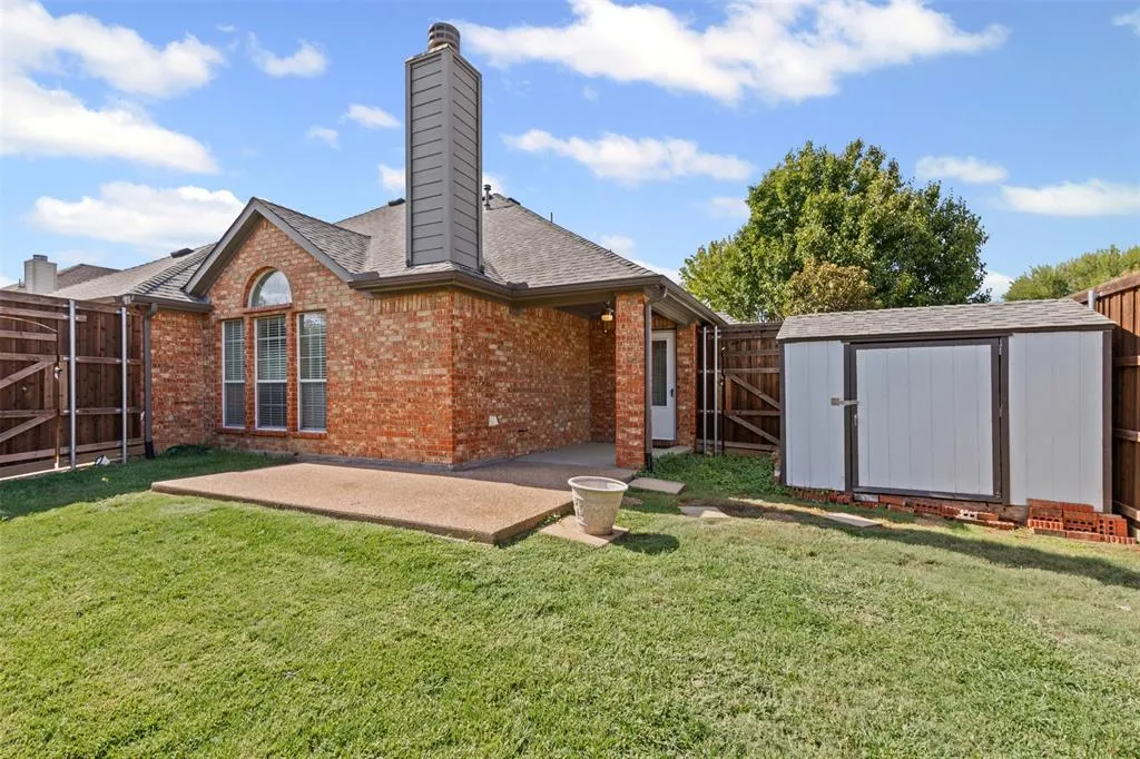 1899 Kings View Drive