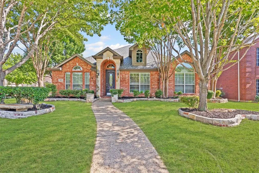 1899 Kings View Drive
