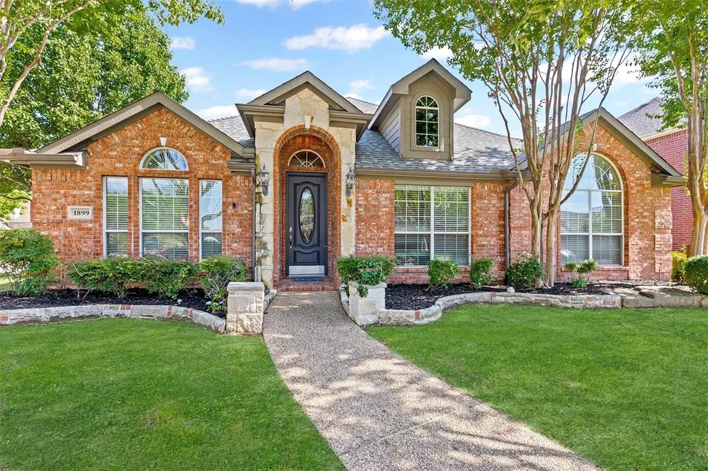 1899 Kings View Drive