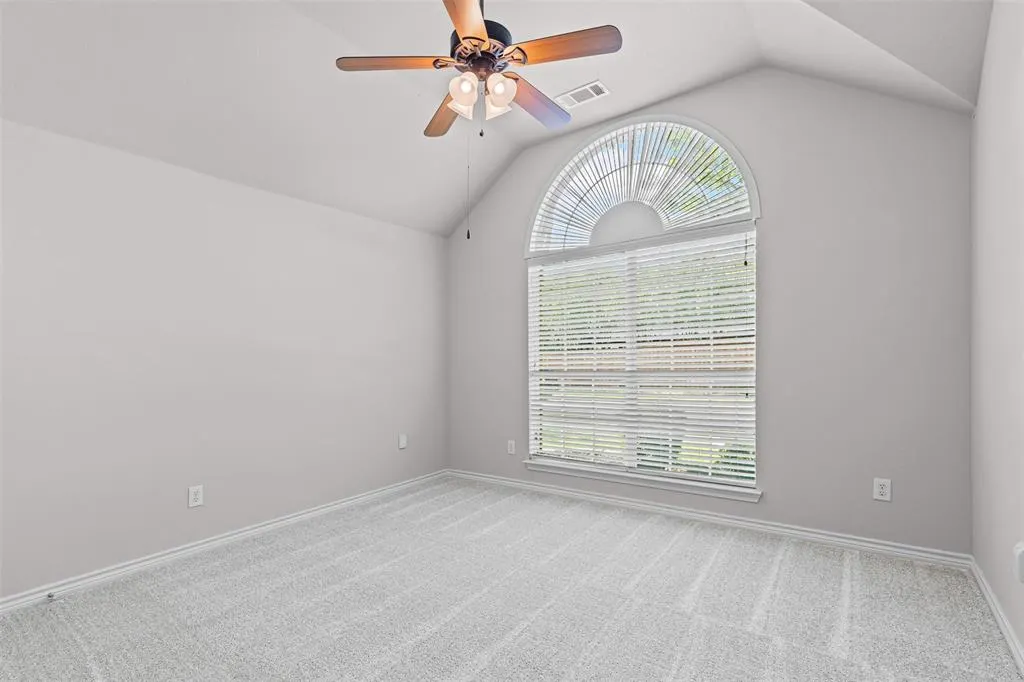 1899 Kings View Drive