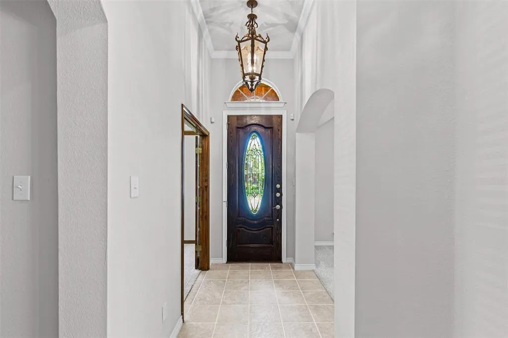 1899 Kings View Drive