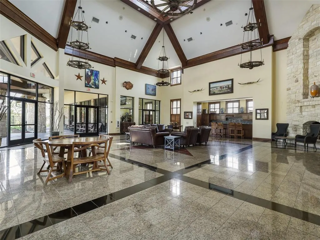 1899 Kings View Drive