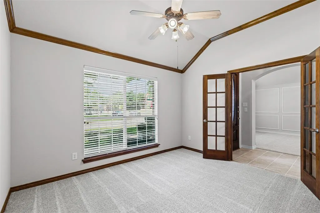 1899 Kings View Drive
