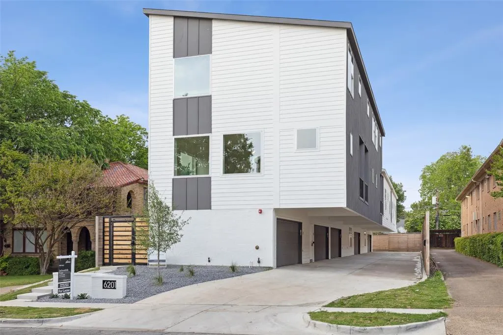 6201 Oram Street, #4