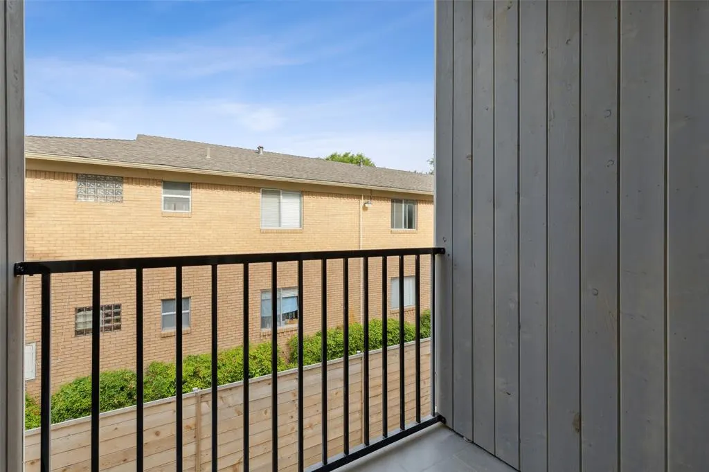 6201 Oram Street, #4