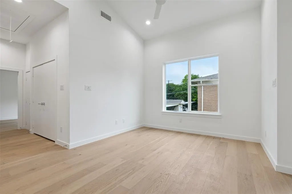 6201 Oram Street, #4