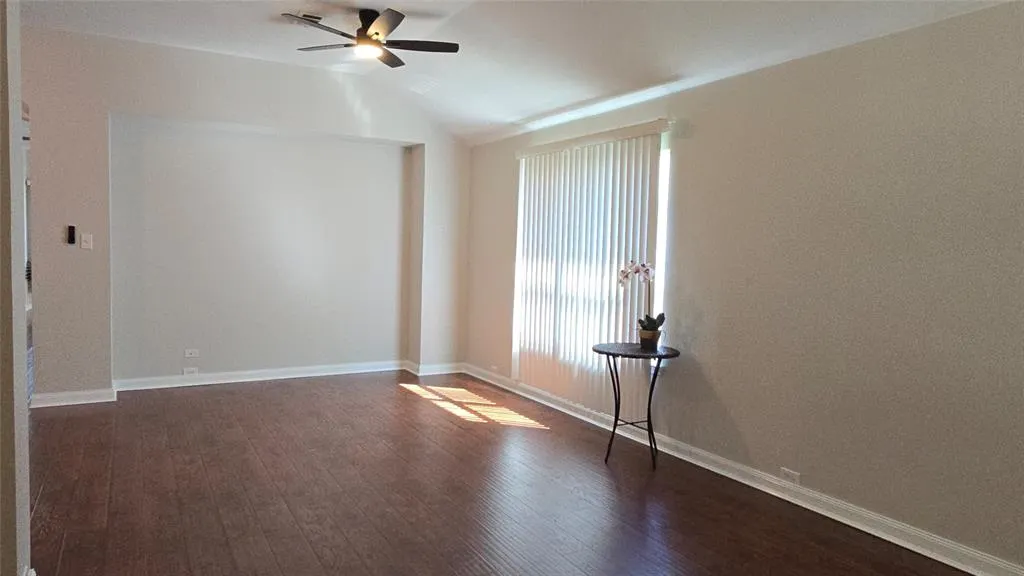 6800 Oak Falls Drive