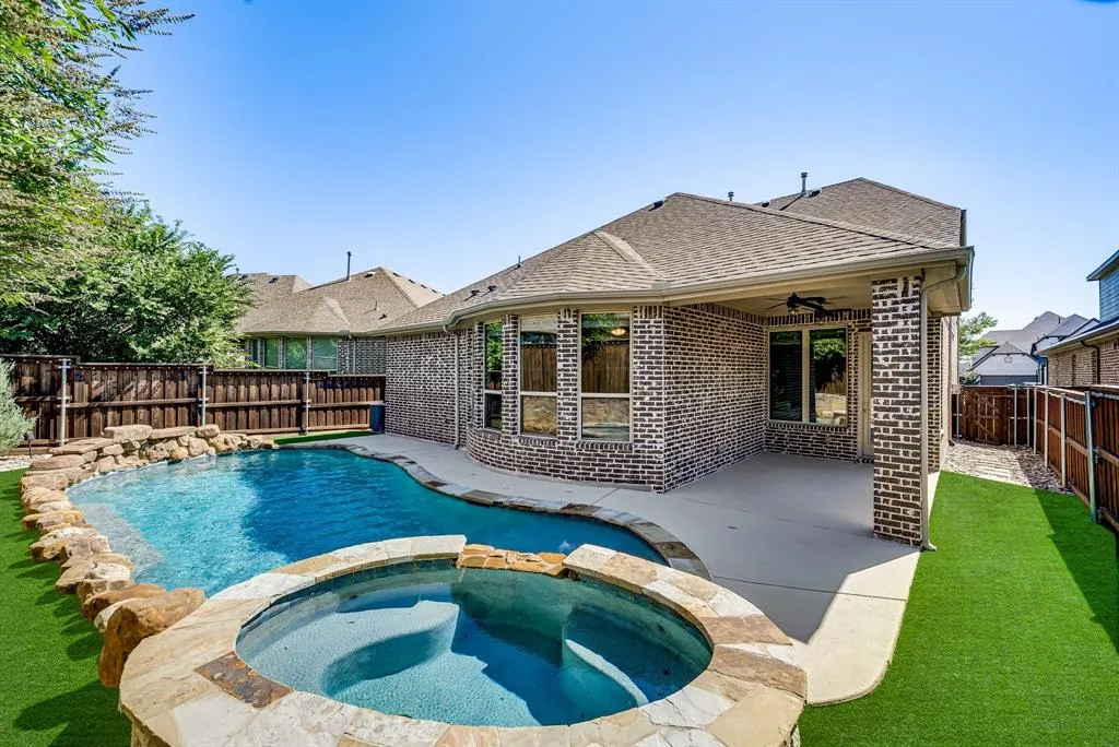 3341 Man O War Road