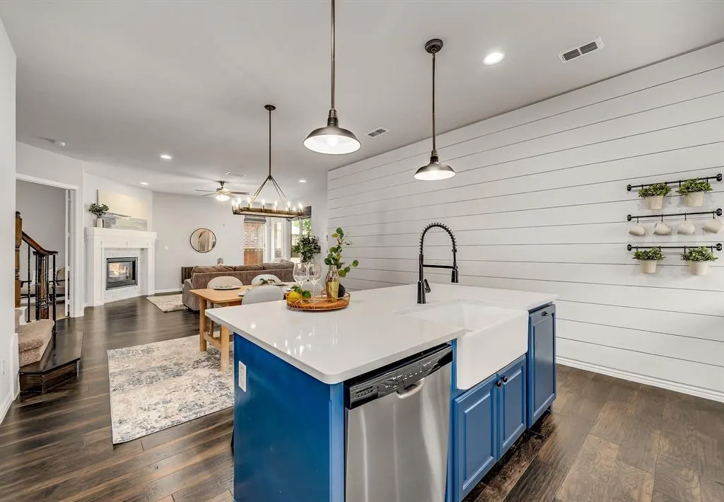 3341 Man O War Road