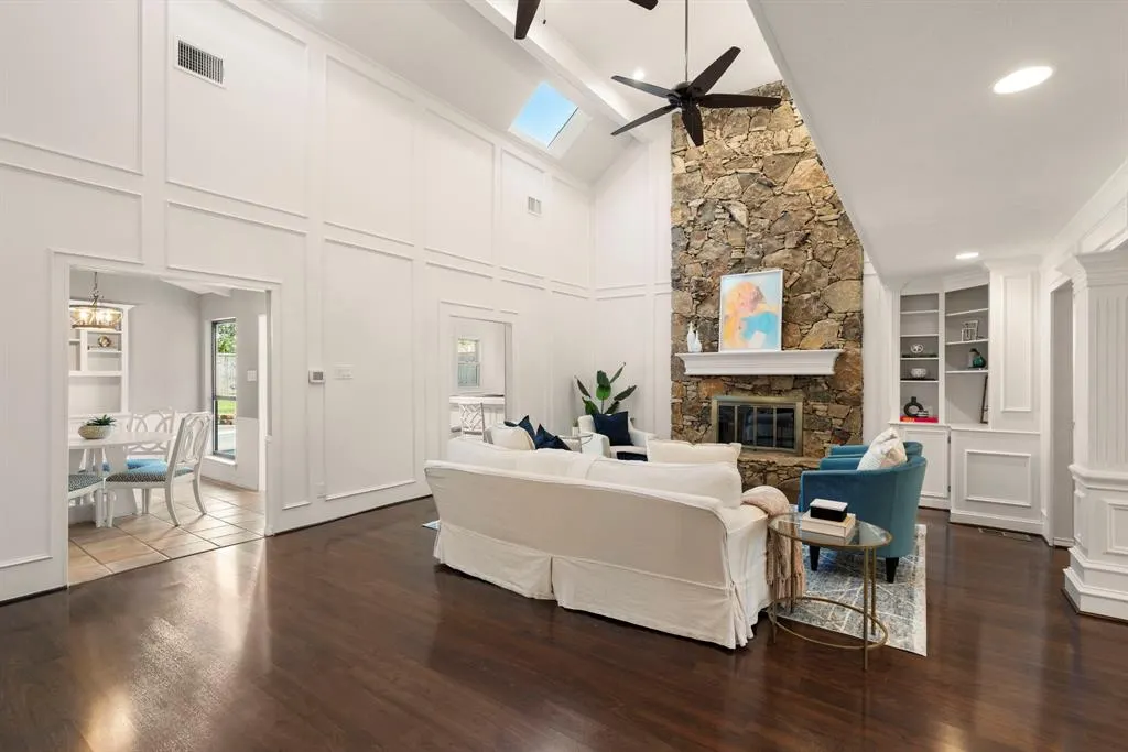9215 Club Glen Drive
