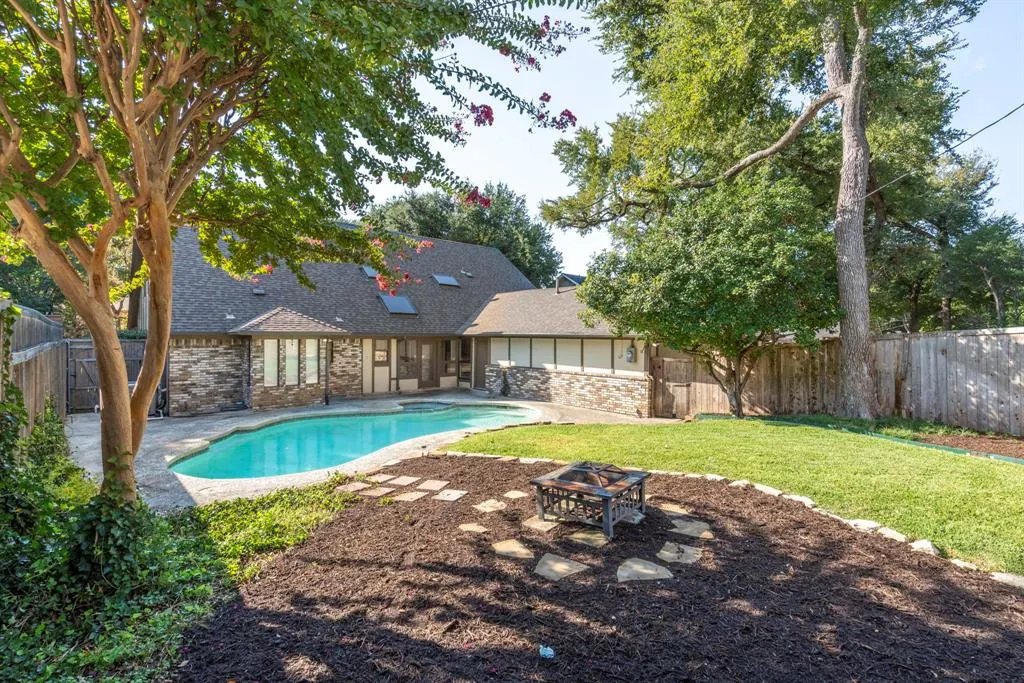 9215 Club Glen Drive