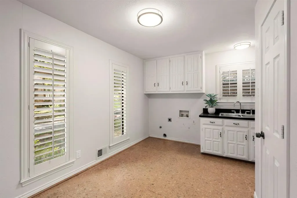 9215 Club Glen Drive