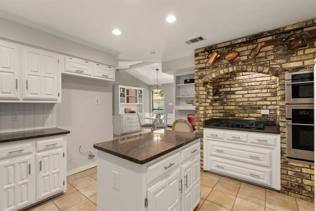 9215 Club Glen Drive