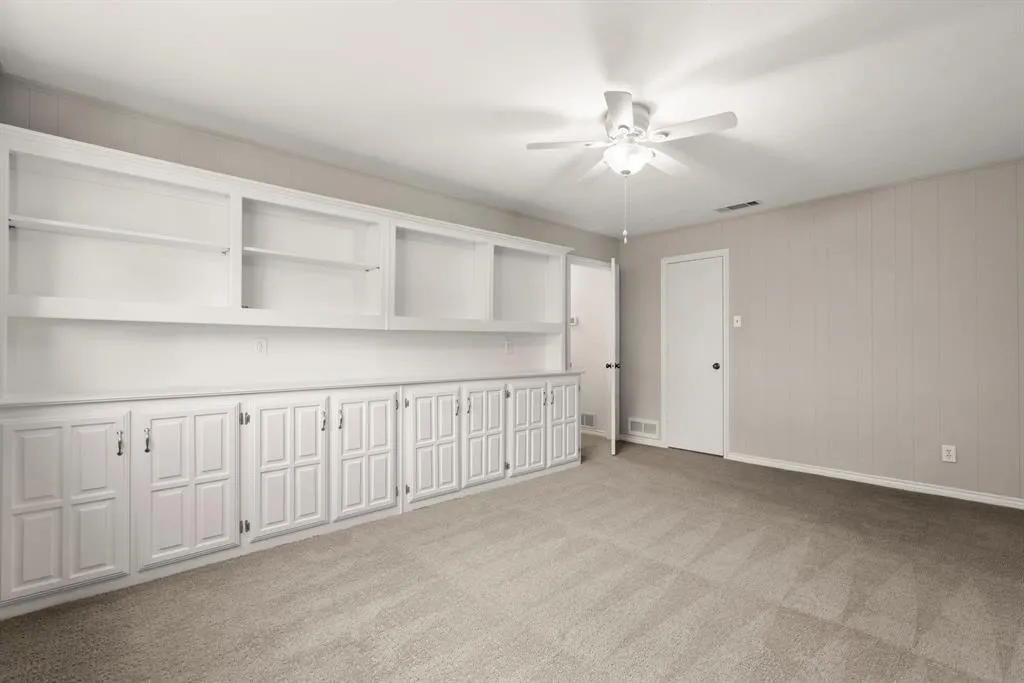 9215 Club Glen Drive