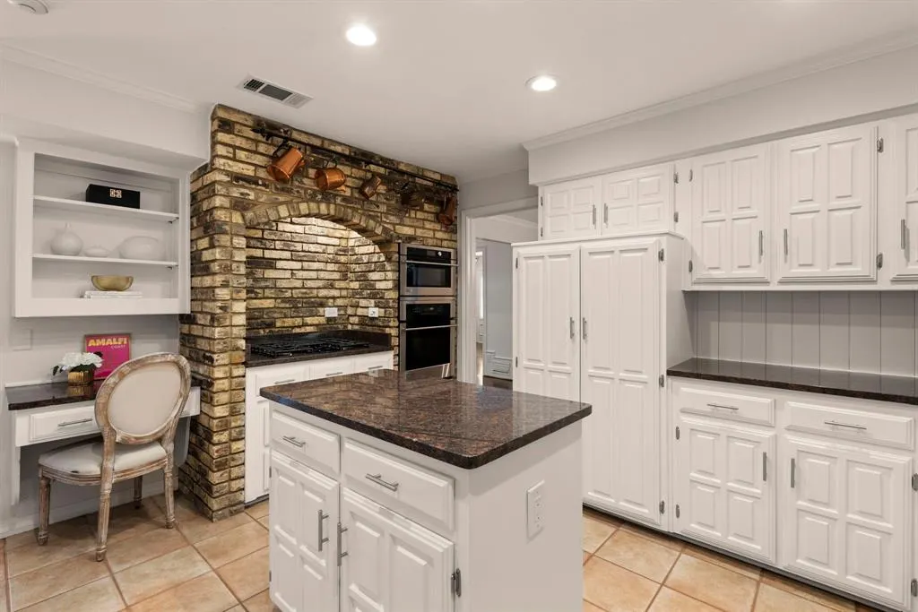 9215 Club Glen Drive