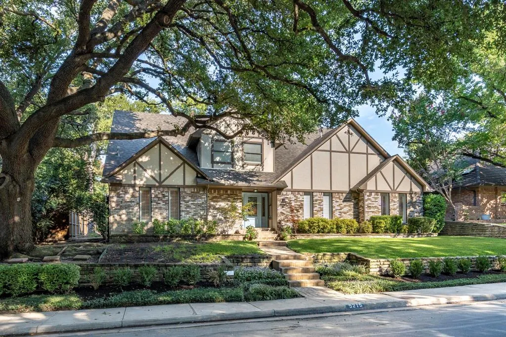 9215 Club Glen Drive