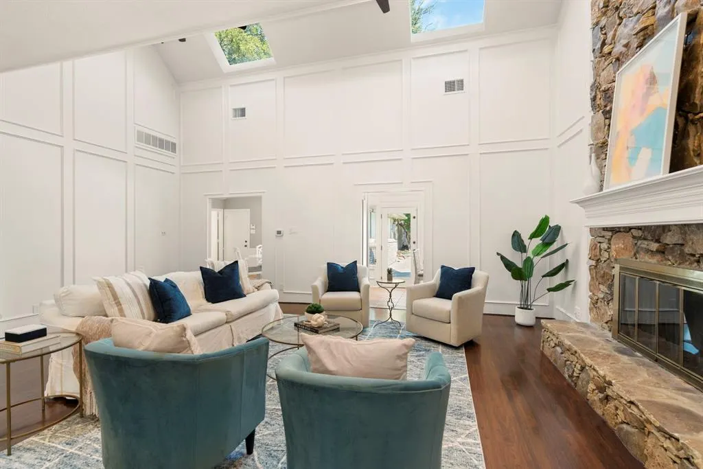 9215 Club Glen Drive