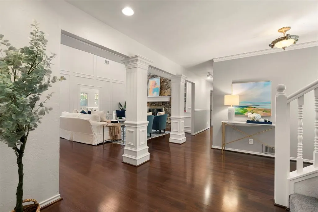 9215 Club Glen Drive