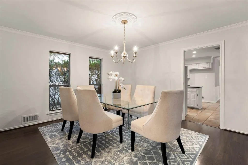 9215 Club Glen Drive