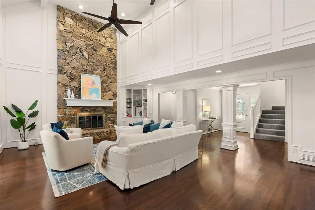 9215 Club Glen Drive