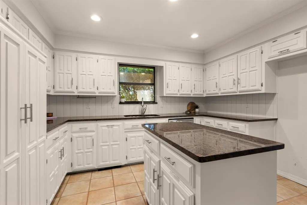 9215 Club Glen Drive