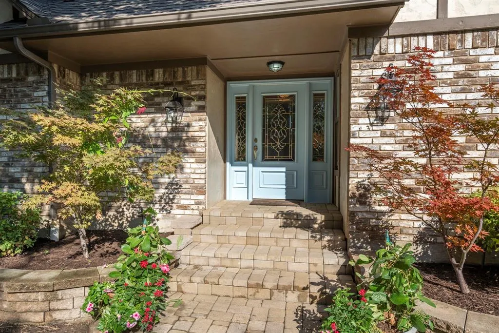 9215 Club Glen Drive