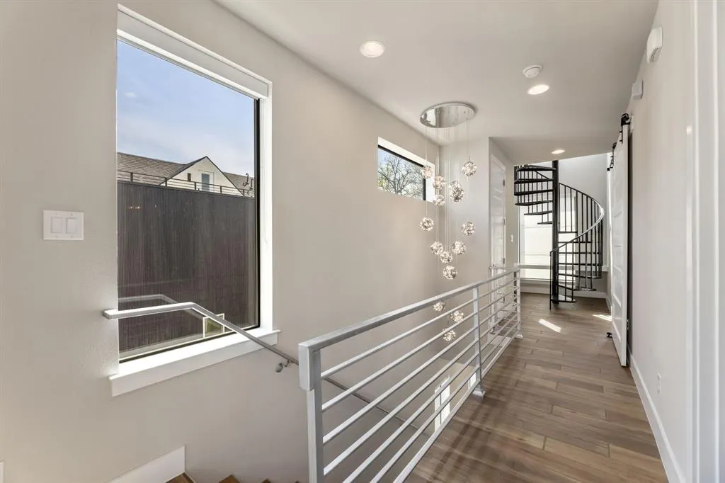 4522 Deere Street, #105