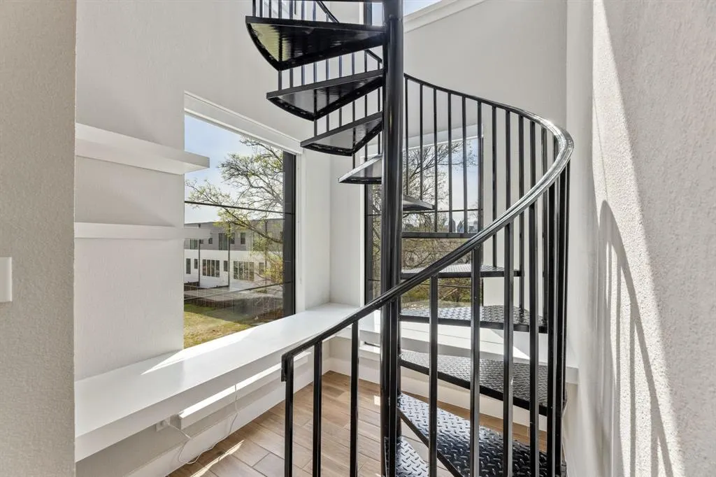 4522 Deere Street, #105