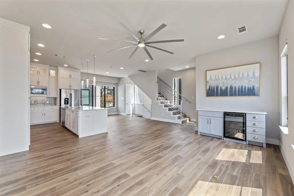 4522 Deere Street, #105