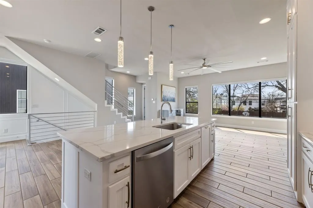 4522 Deere Street, #105