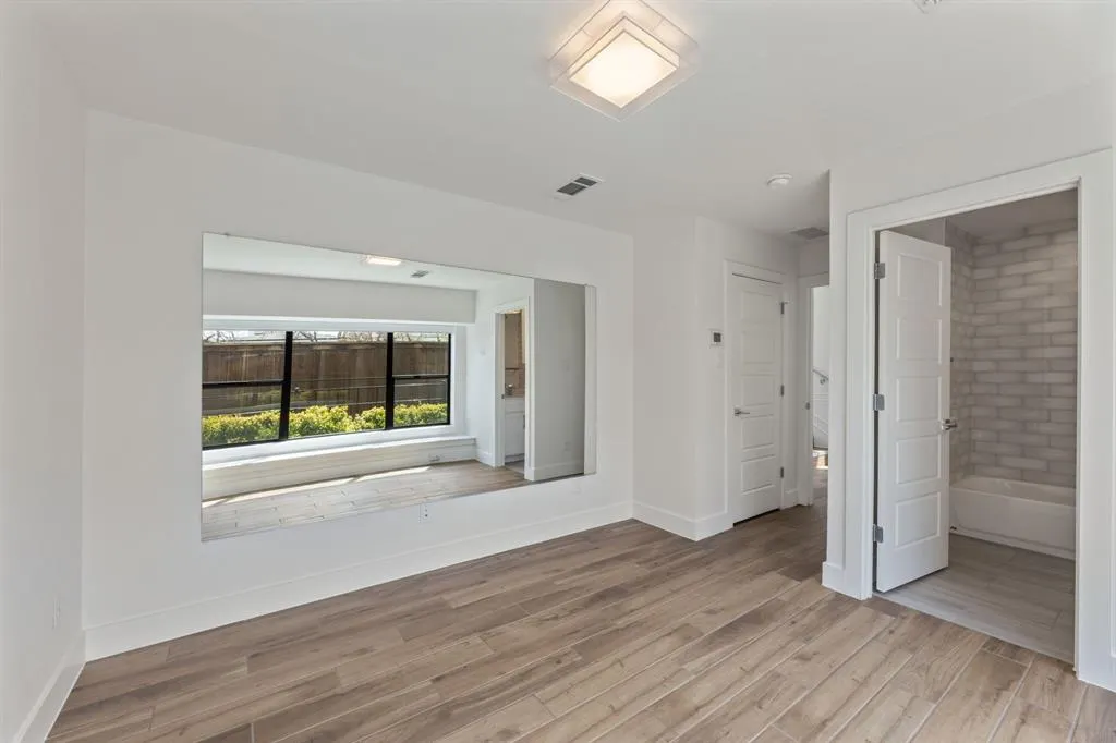 4522 Deere Street, #105