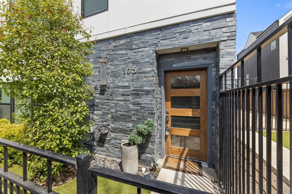 4522 Deere Street, #105