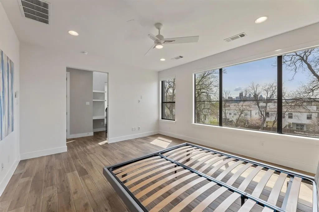 4522 Deere Street, #105