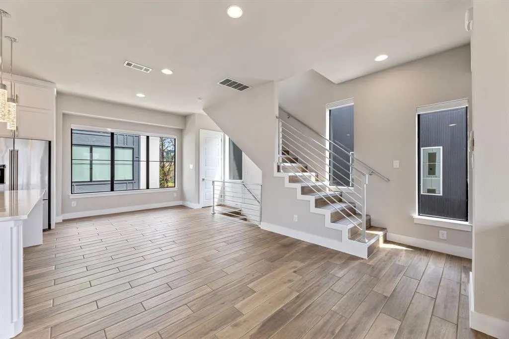 4522 Deere Street, #105