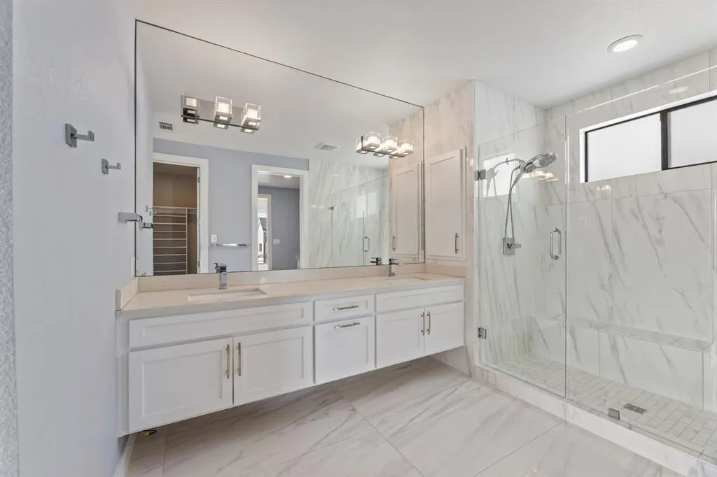 4522 Deere Street, #105