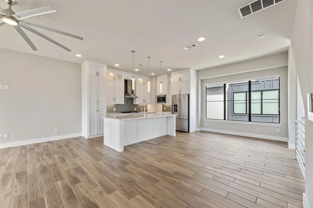 4522 Deere Street, #105