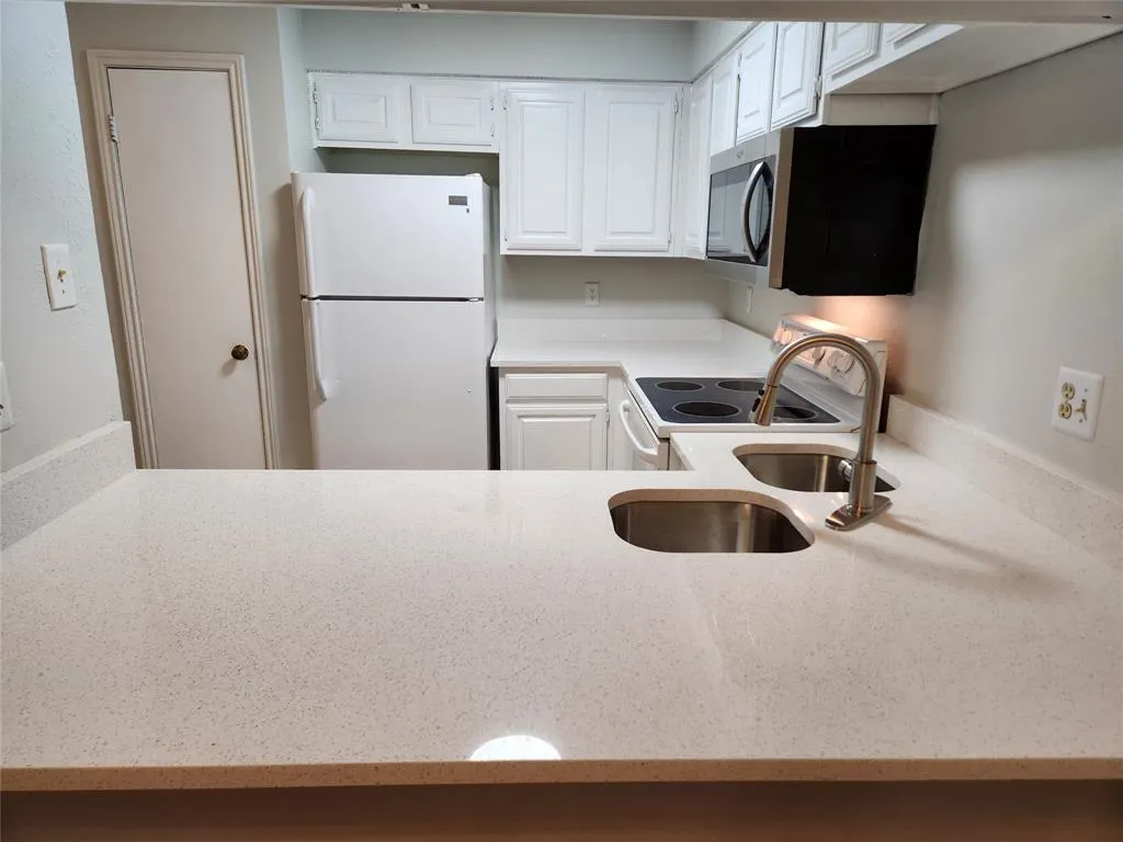8545 Midpark Road, #12