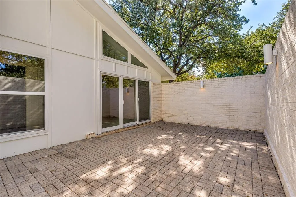 2401 Fairview Drive